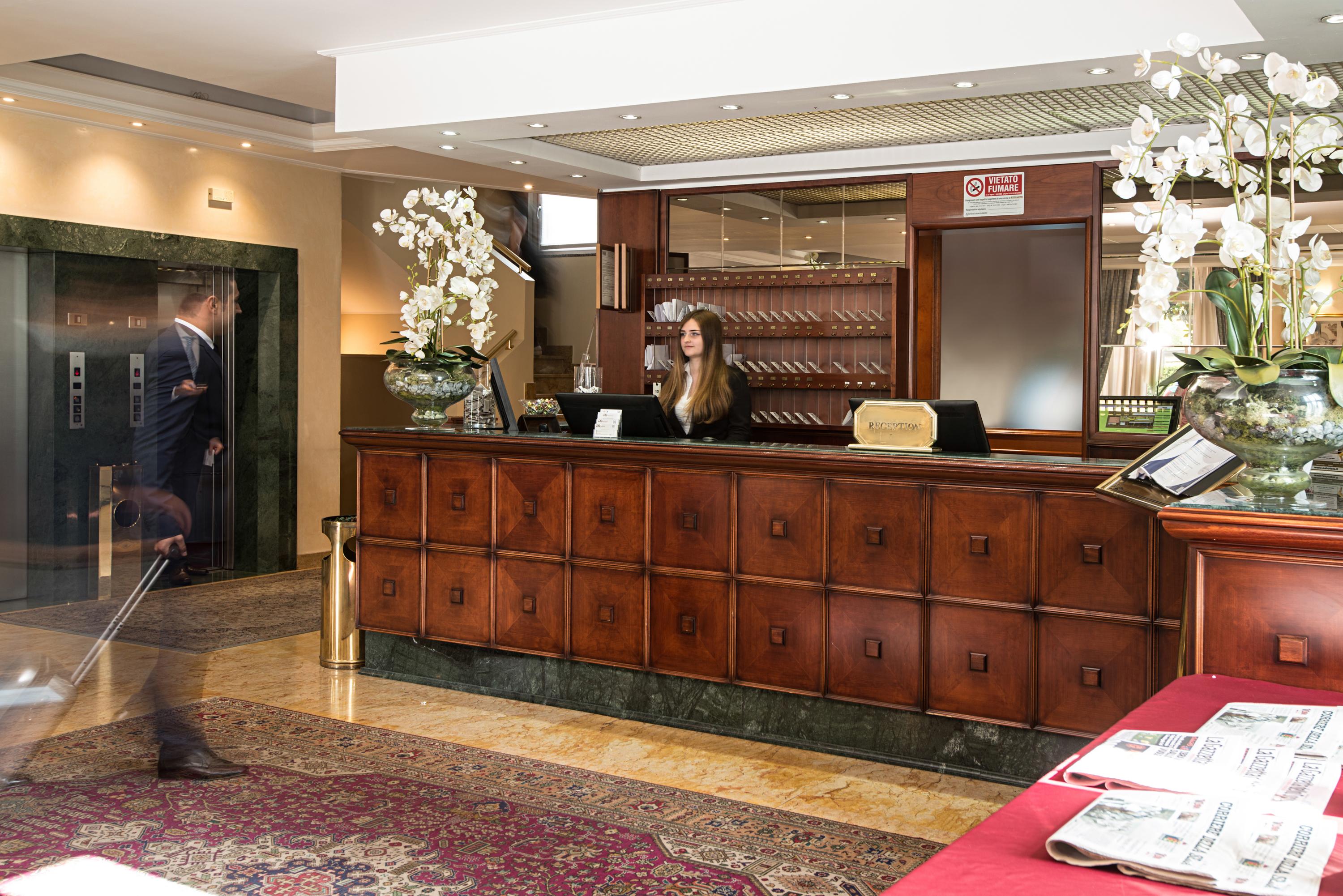 As Hotel Dei Giovi Cesano Maderno Bagian luar foto